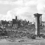 Trümmerlandschaft Nürnberger Straße / Ecke Ballplatz 1945